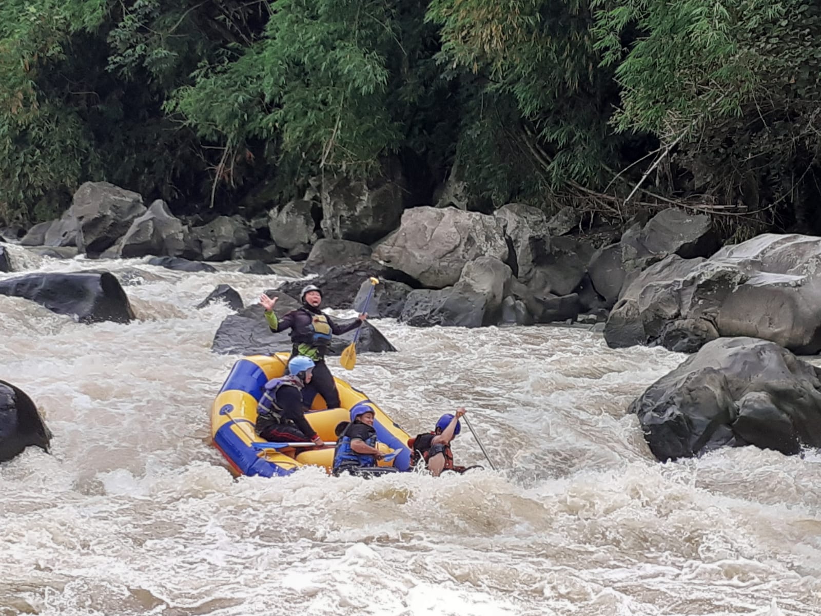 RAFTING PROGO ATAS 3